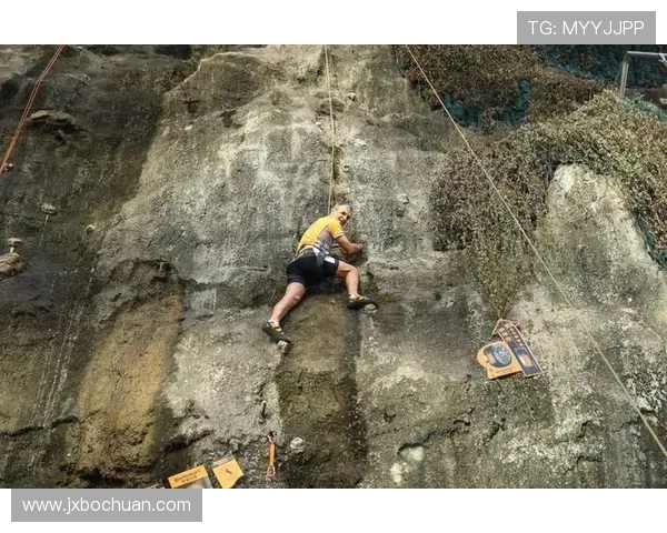 南京攀岩队在城市马拉松中的实力展现与精彩表现分析 南京攀岩队在城市马拉松中的实力展现与精彩表现分析